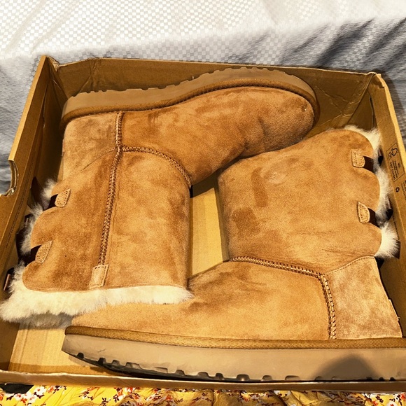 Authentic UGG Double Bow Boots. Shearling & Chestnut Suede Size 10 - Picture 12 of 12